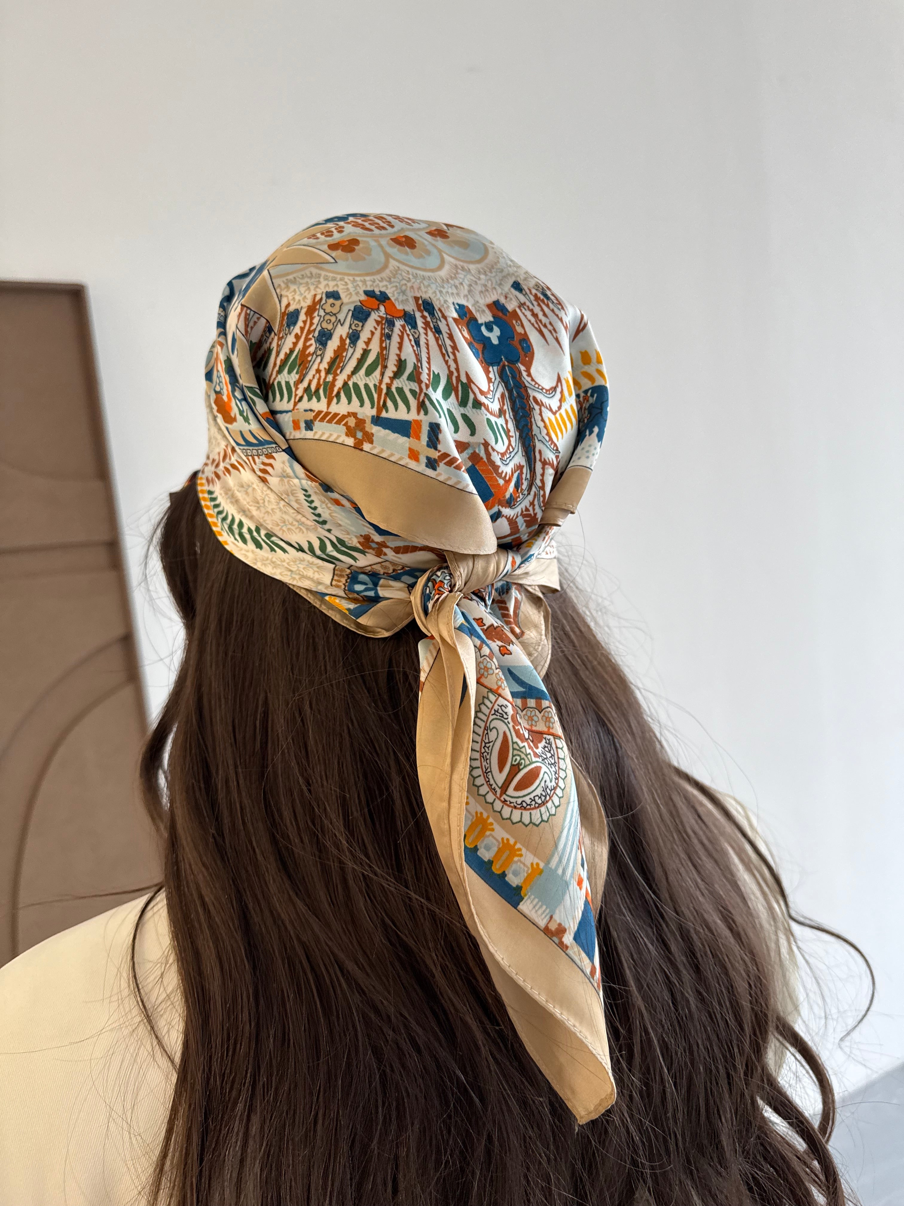 Carré de soie Foulard 70x70