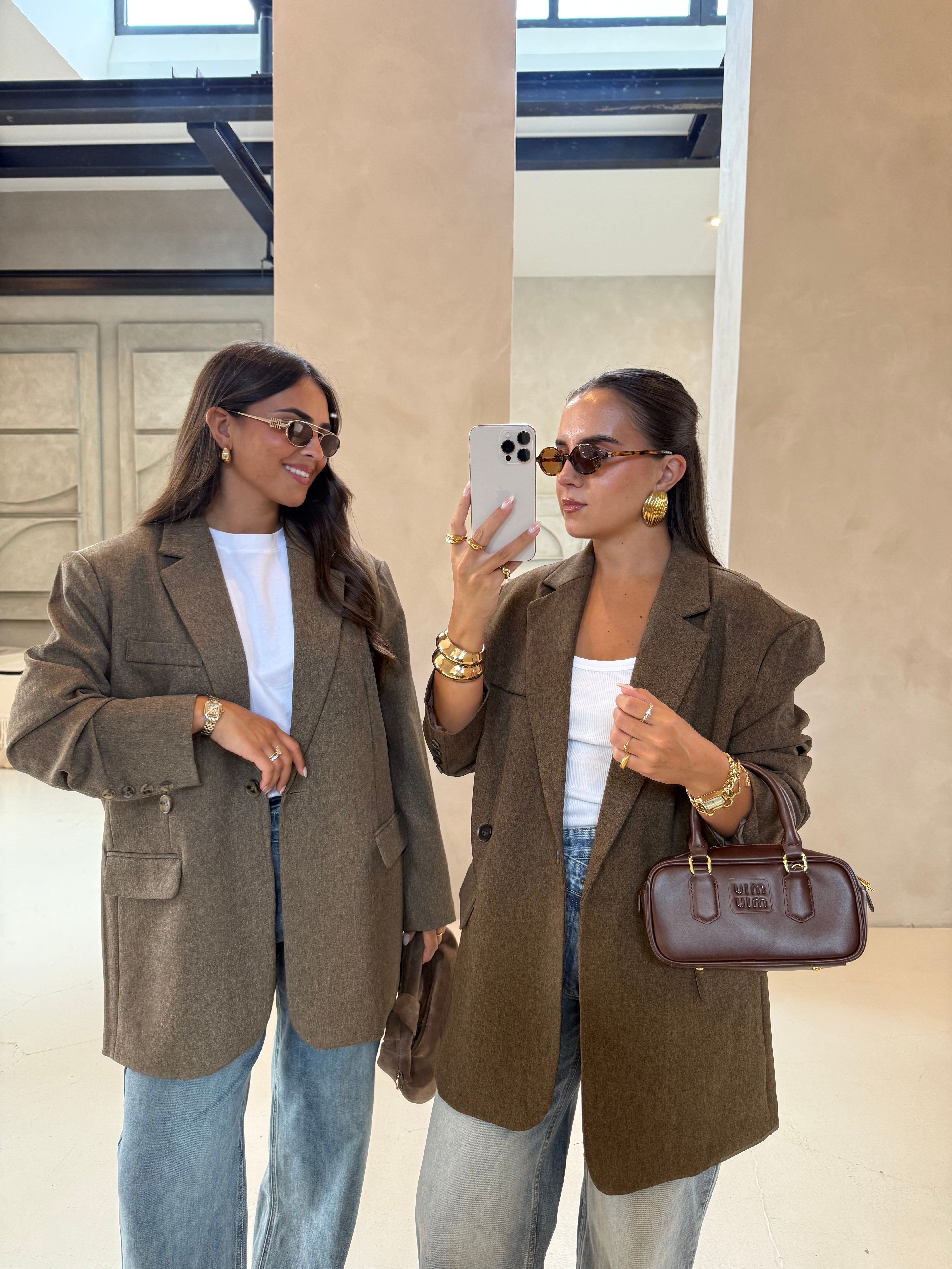 Blazer beige foncé avec bouton au dos (W25210)