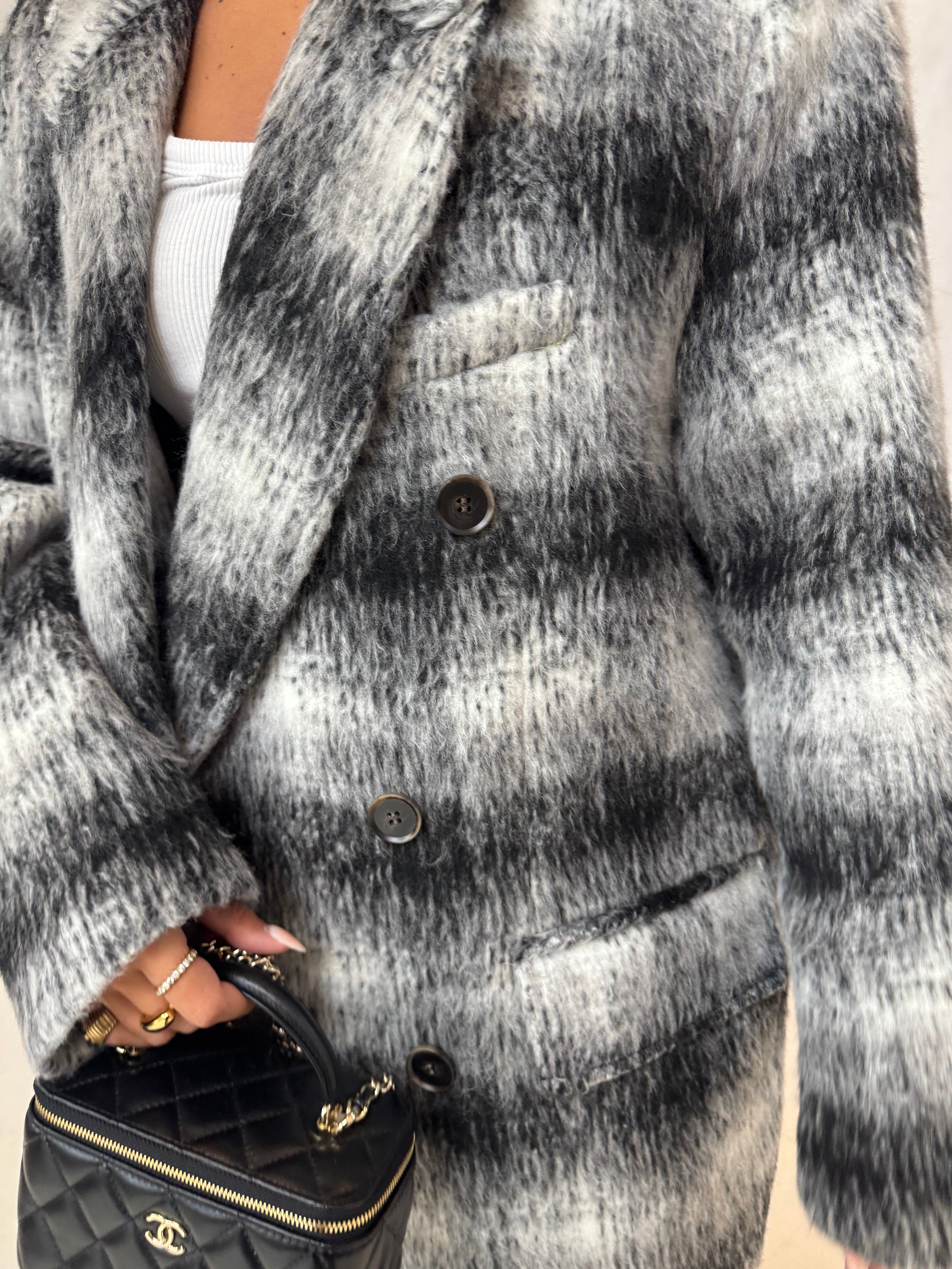 Manteau BELLA long noir à carreaux (W24768)