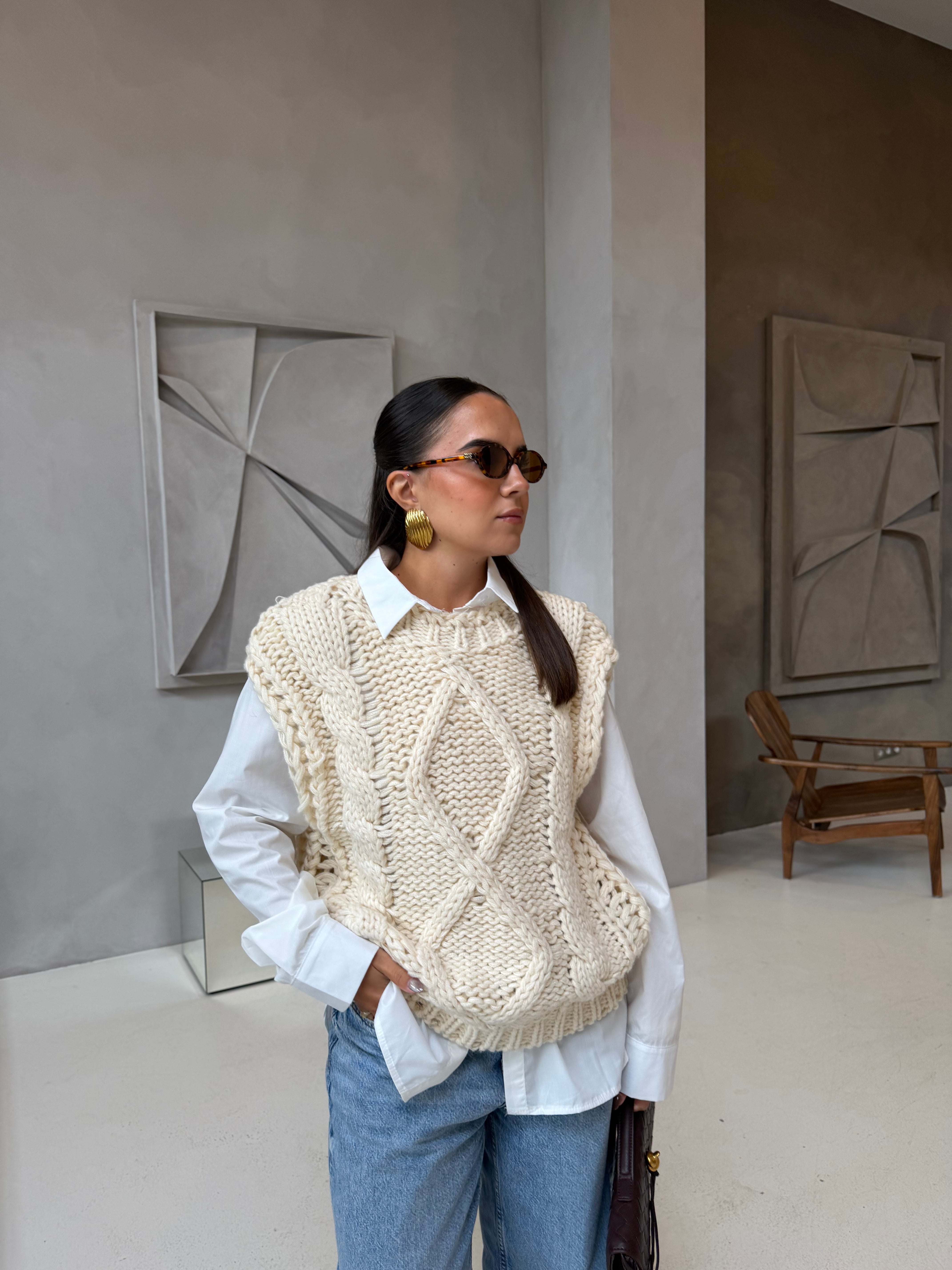 Pull crochet sans manche crème (2310)
