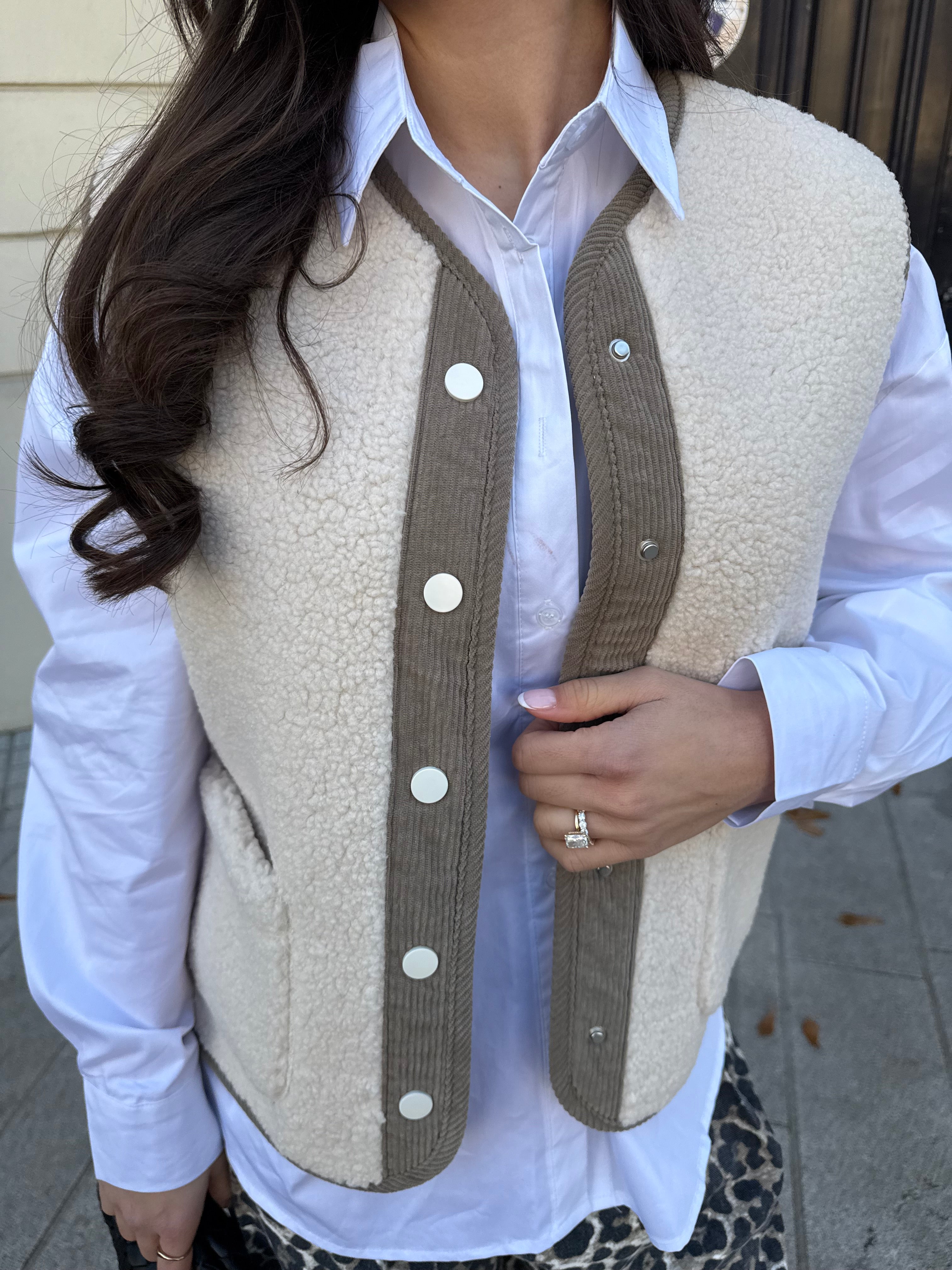 Veste sans manche moumoute beige et taupe (7710)