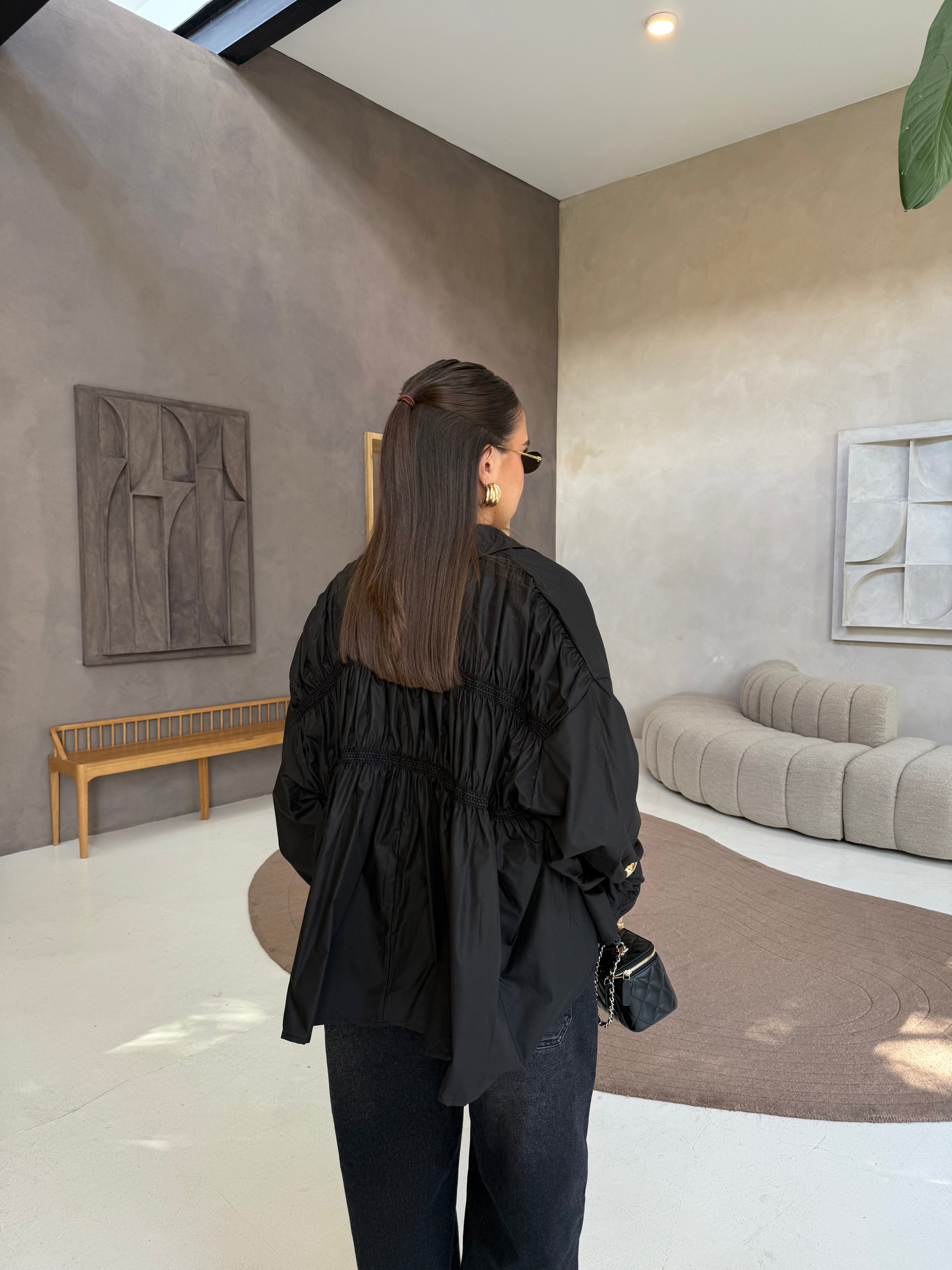 Chemise MELIS plissée au dos noire (JY5104)