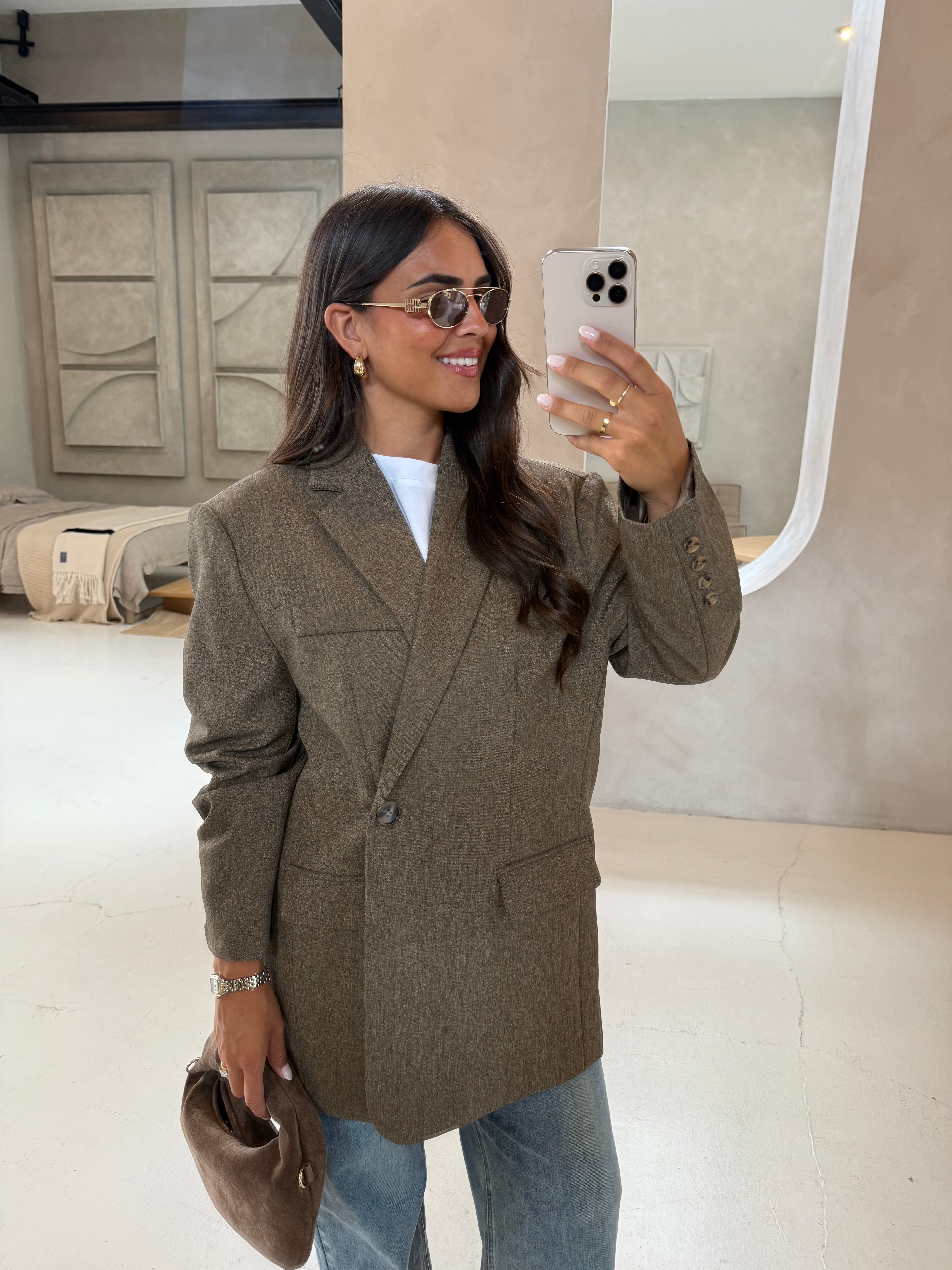 Blazer beige foncé avec bouton au dos (W25210)