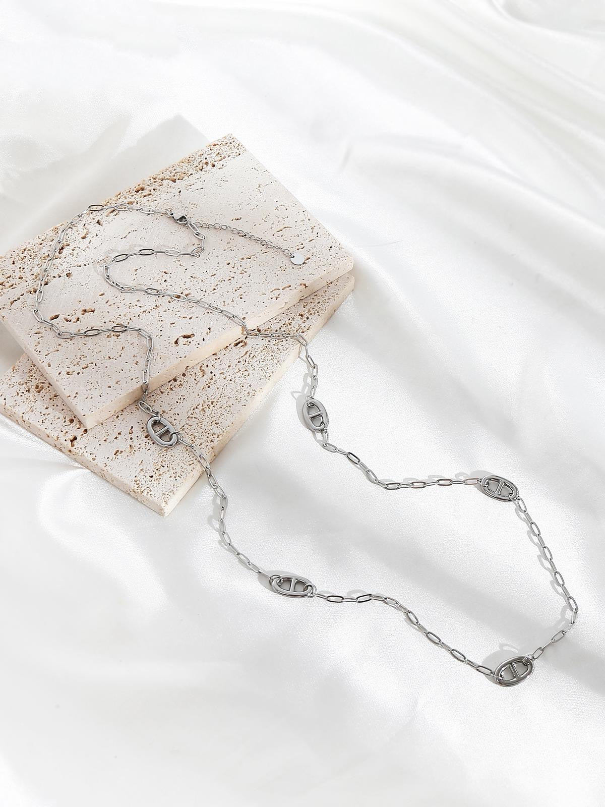 Collier RAMA argenté (N-41018)