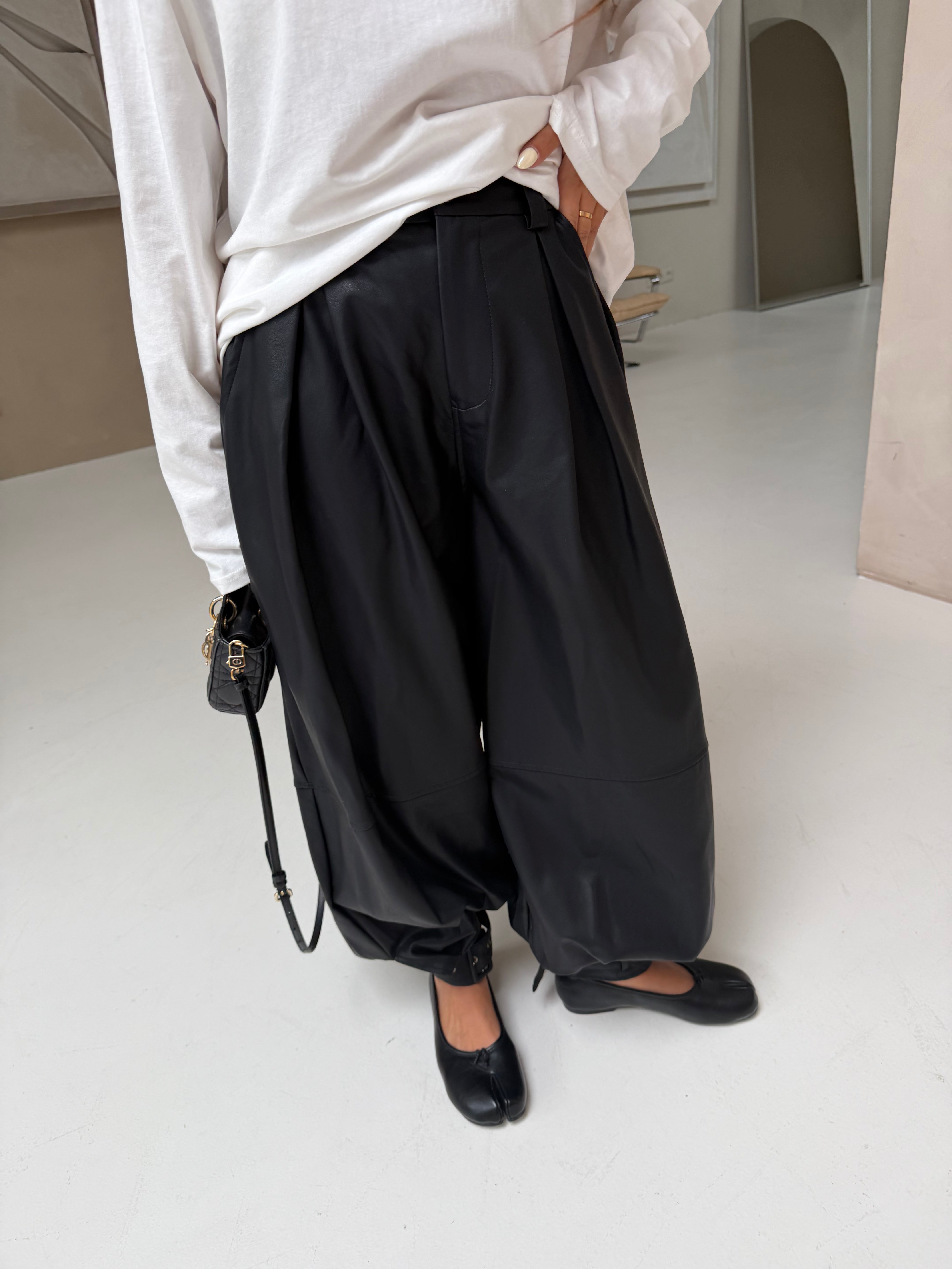 Pantalon saroual simili cuir noir (MA8613)