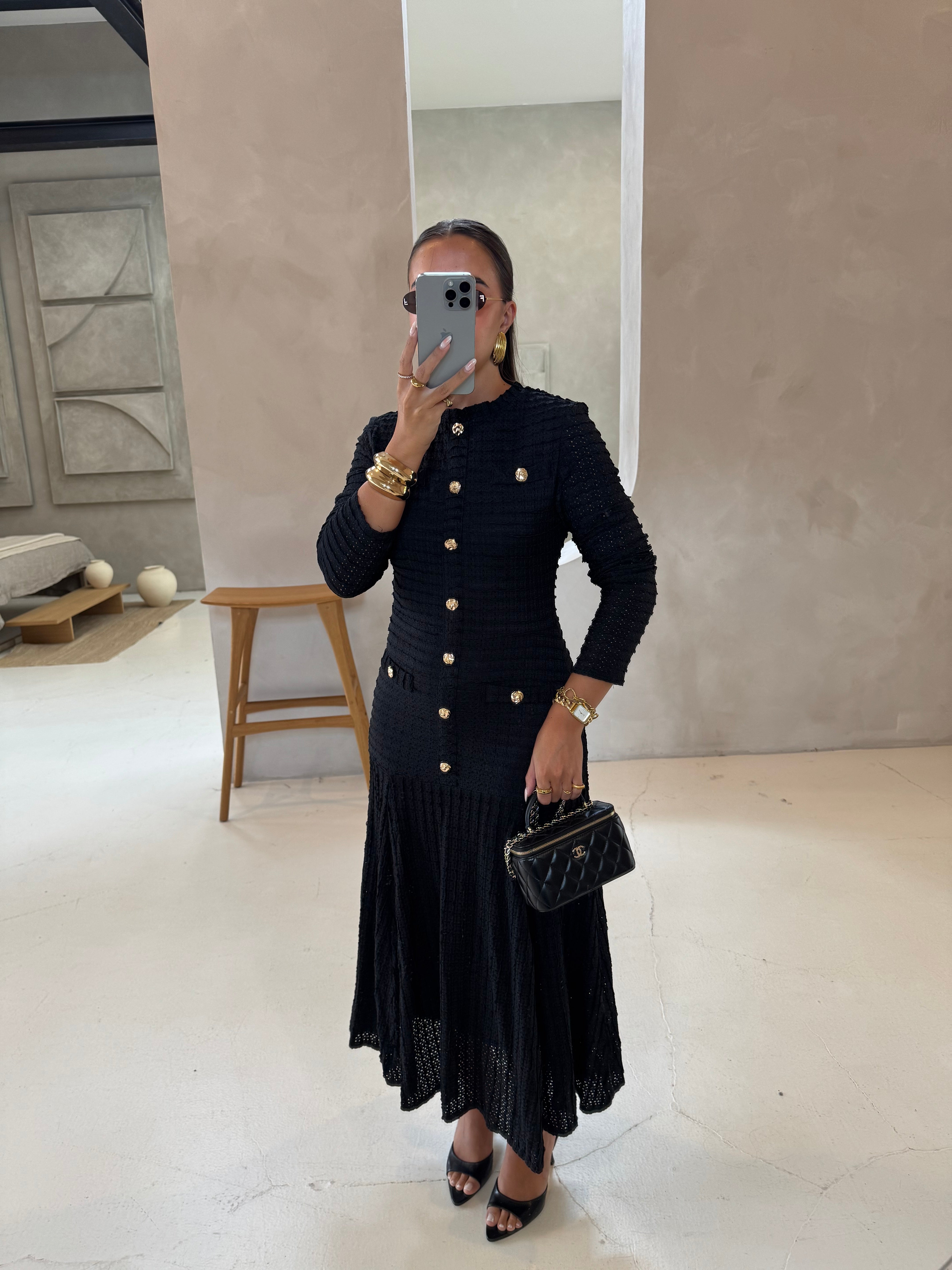 Robe JOYNA noire boutons dorés (9698)