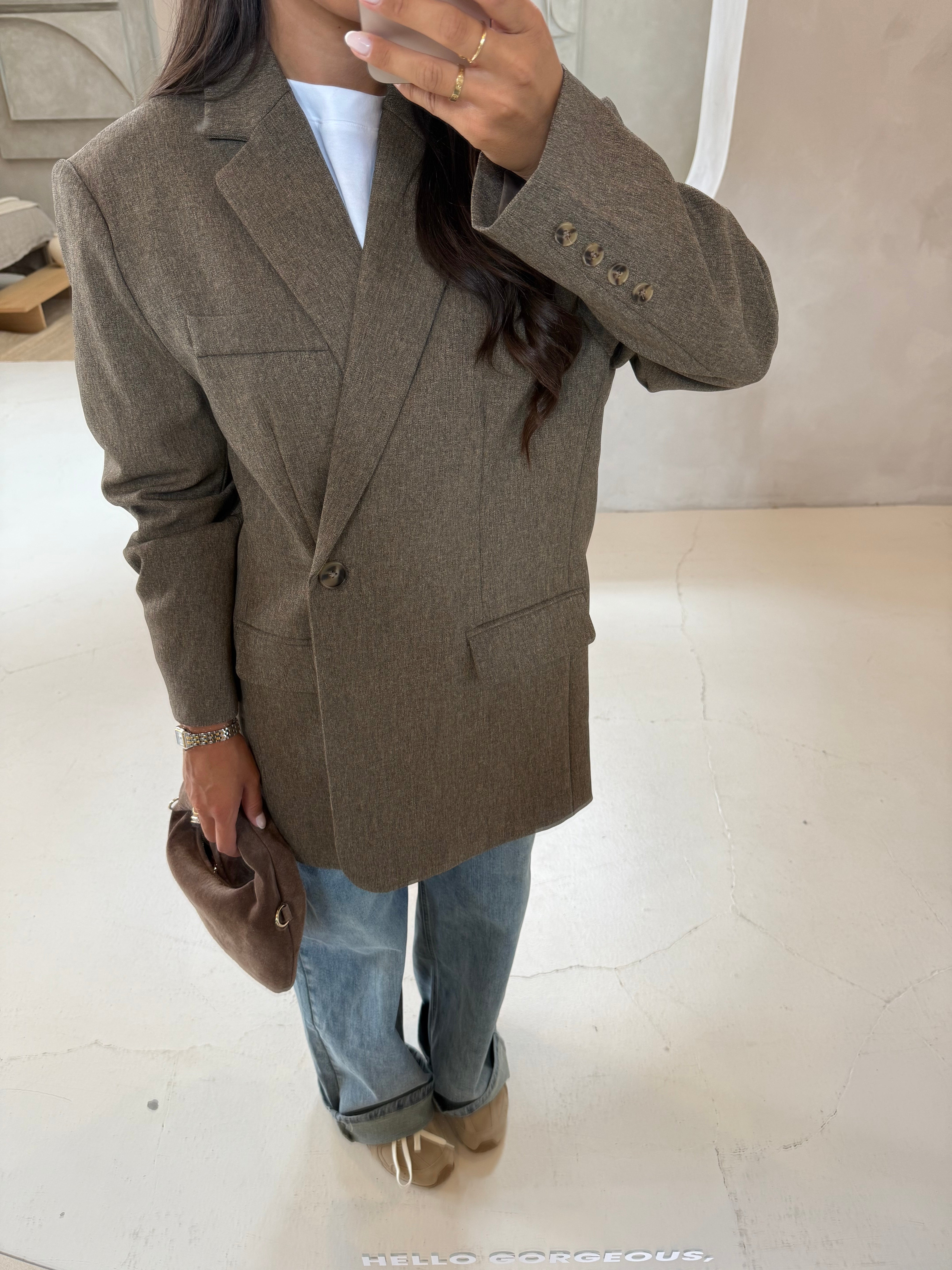 Blazer beige foncé avec bouton au dos (W25210)