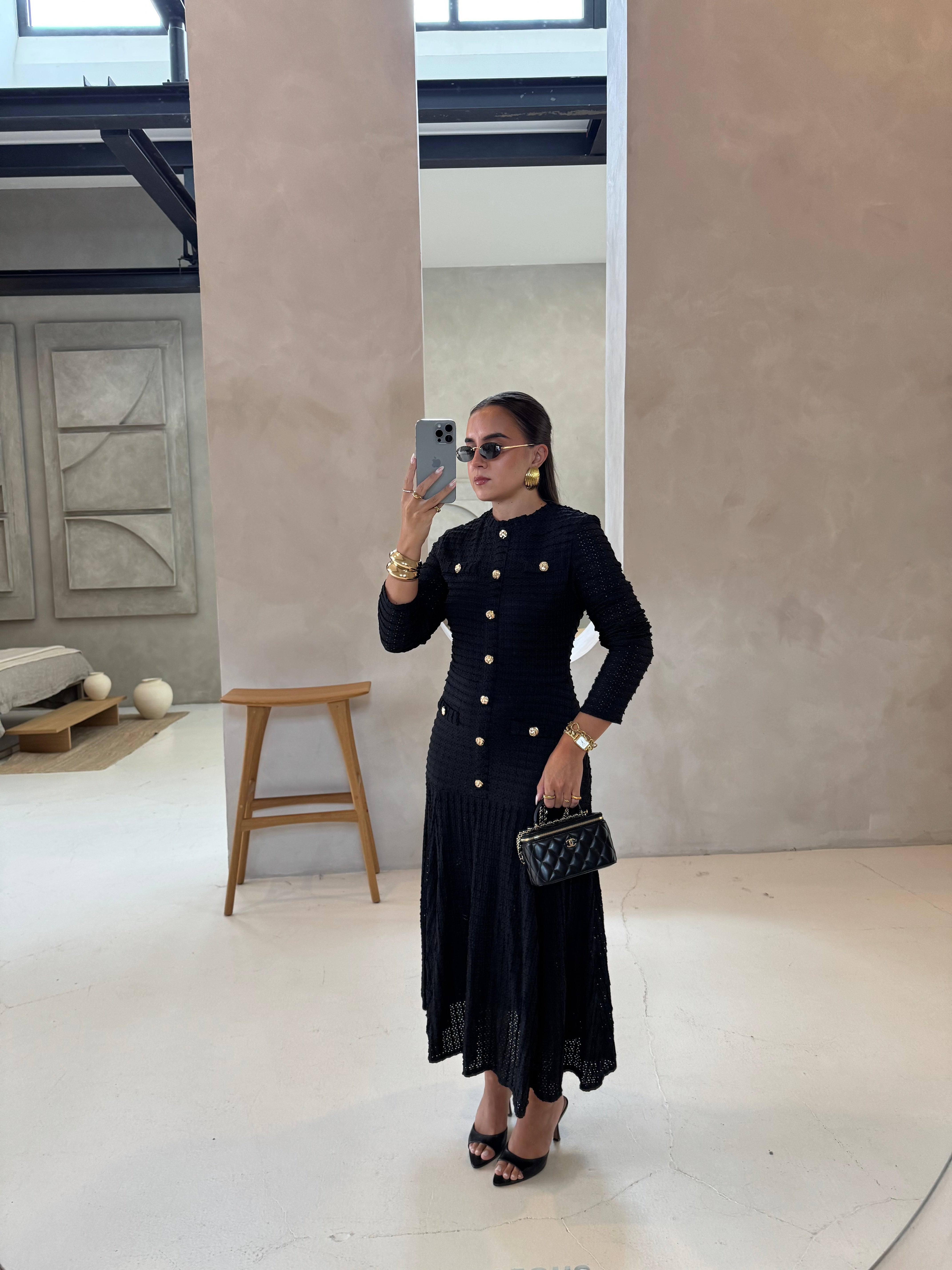 Robe JOYNA noire boutons dorés (9698)