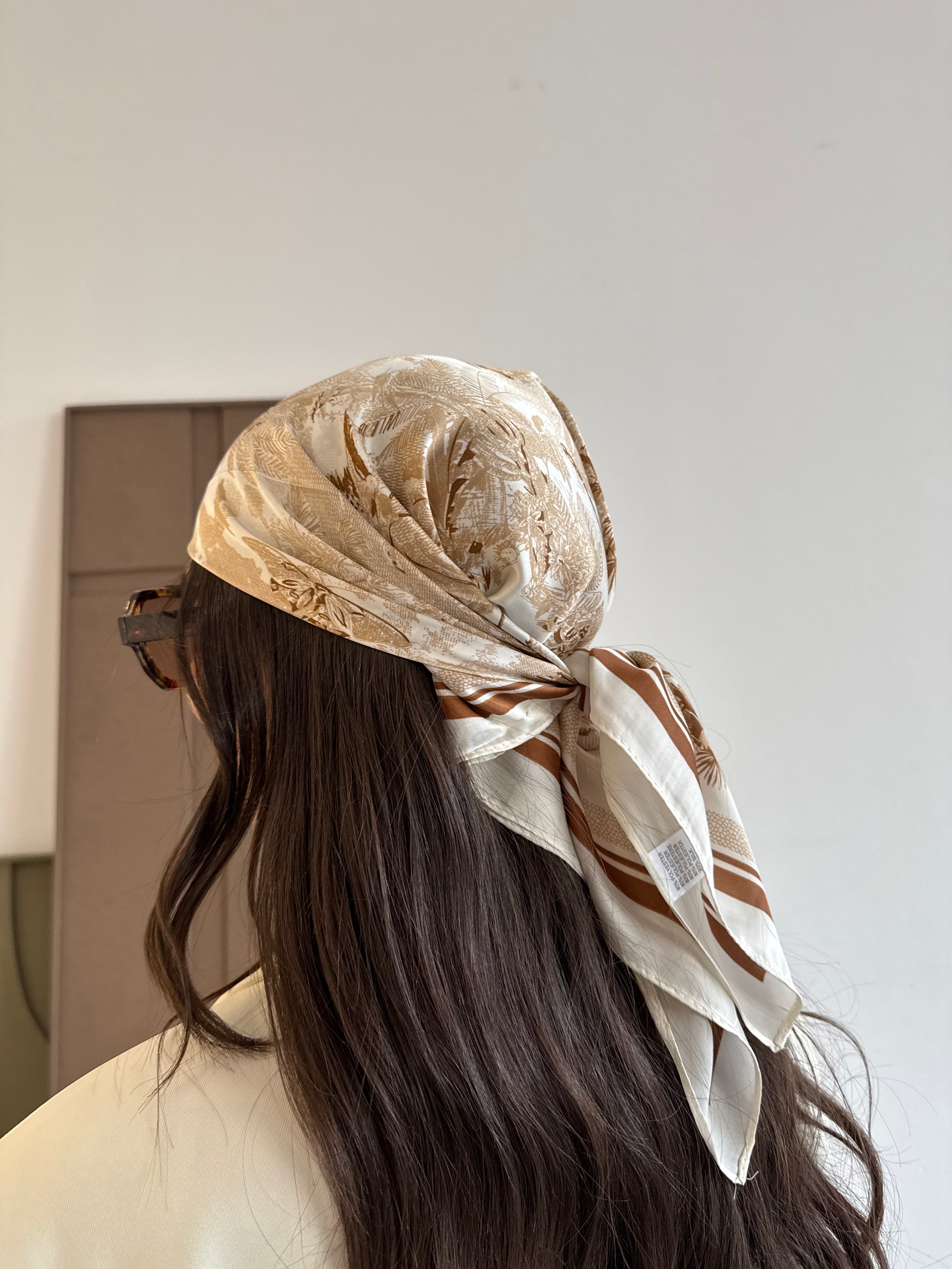 Carré de soie Foulard 70x70