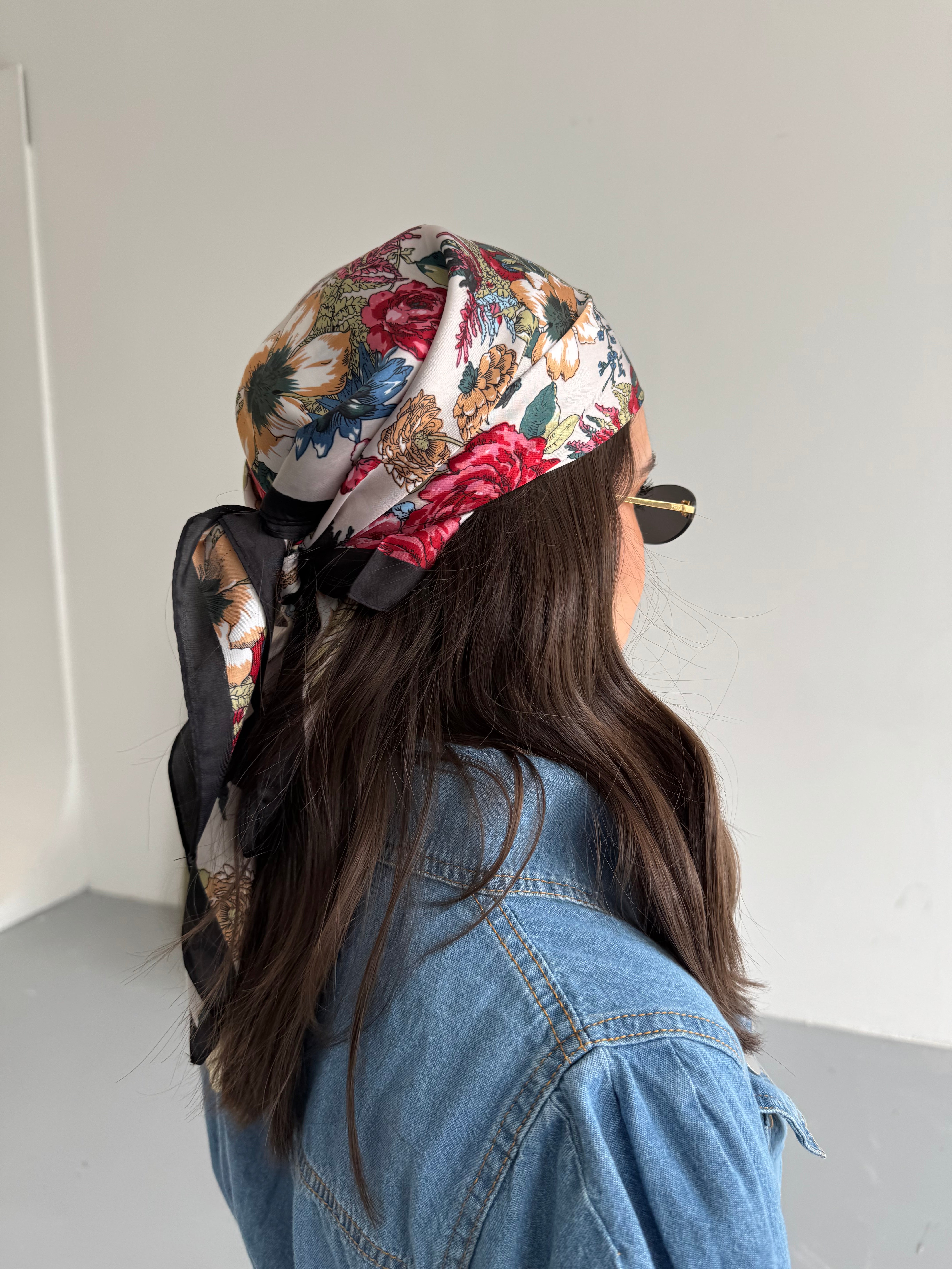 Carré de soie Foulard 70x70